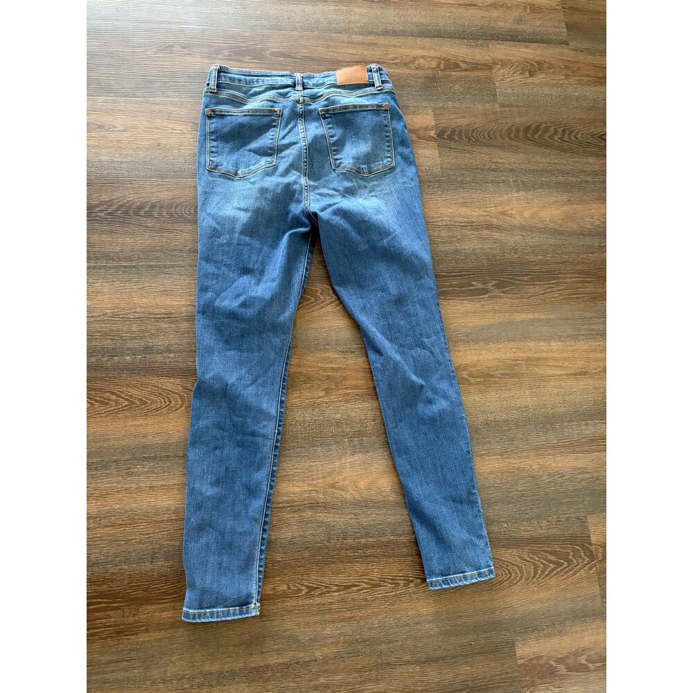 Judy Blue Skinny Jeans - Picture 2 of 3